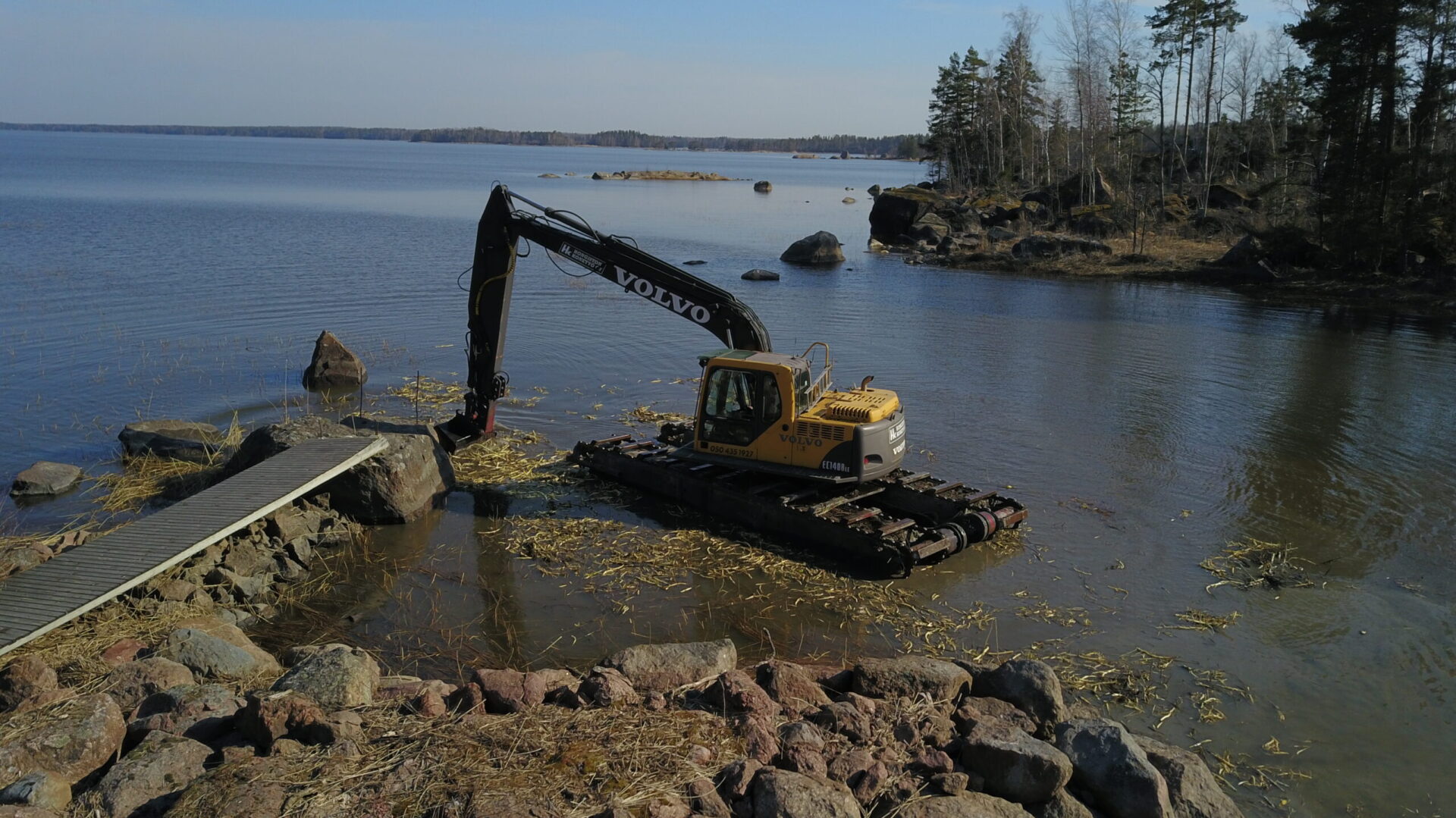Rannan ruoppaus pyhtää